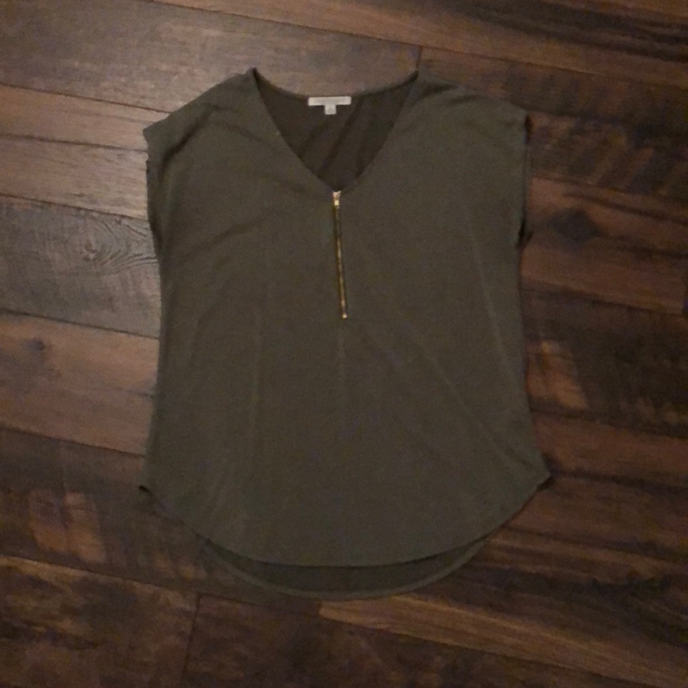 short sleeve top olive green